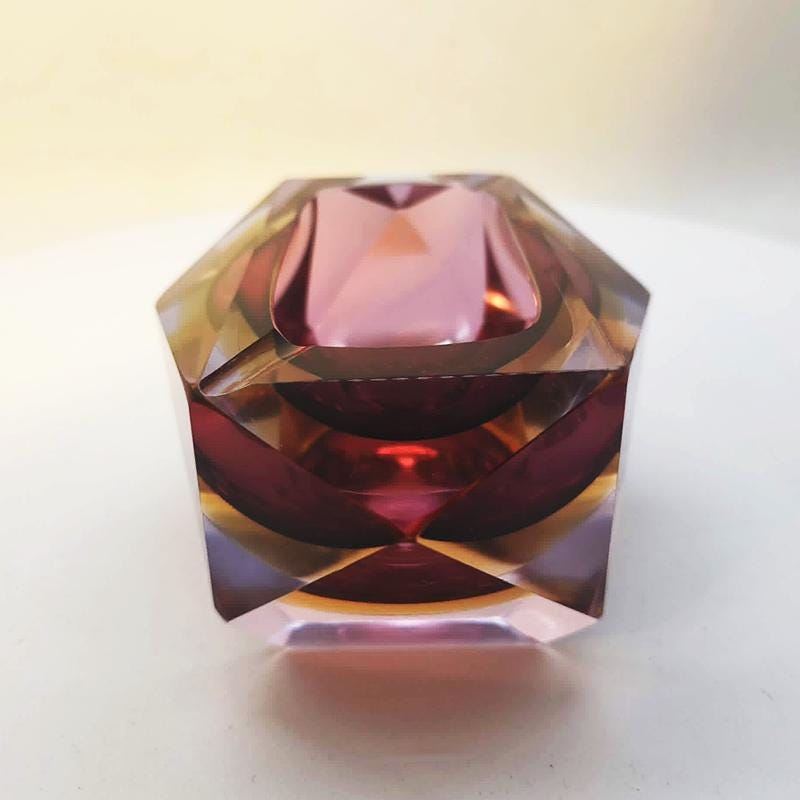 1960s Rare Purple Rectangular Multifaceted Ashtray or Catch-all in Murano Glass by Flavio Poli for Seguso. Made in Italy.