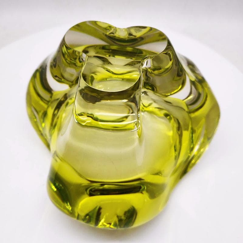 1950s Big Triangular Ashtray - Centerpiece or Catch-all in Murano Glass by Flavio Poli. Made in Italy. 20 x 17 x 13,5 h cm / 2,8 kg.