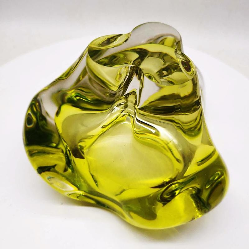 1950s Big Triangular Ashtray - Centerpiece or Catch-all in Murano Glass by Flavio Poli. Made in Italy. 20 x 17 x 13,5 h cm / 2,8 kg.