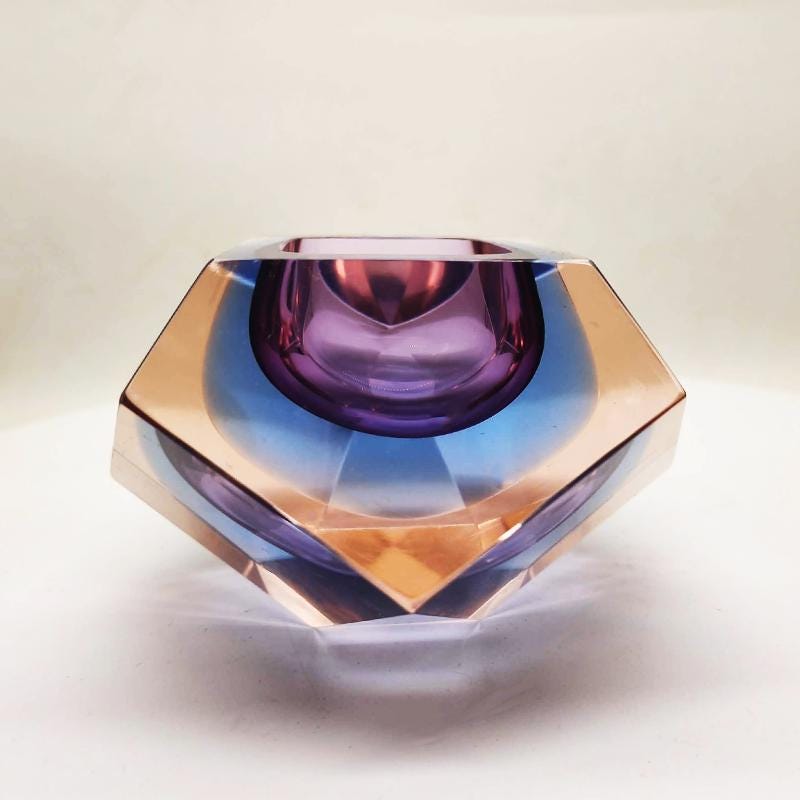 1960s Rare Colors Multifaceted Ashtray or Catch-all in Murano Glass by Flavio Poli for Seguso. Made in Italy