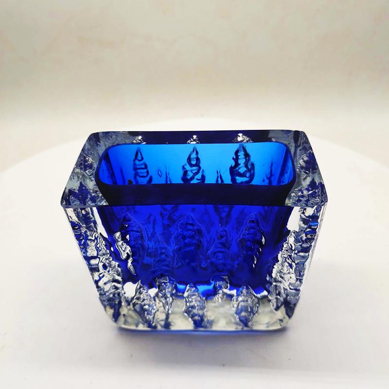 1960s Stunning Rectangular Ashtray or Catch-All in Handcrafted Murano Glass by Mandruzzato. Made in Italy.