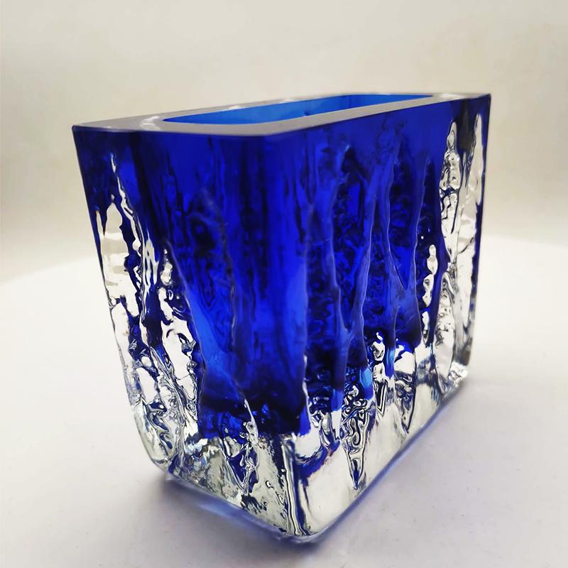 1960s Stunning Rectangular Ashtray or Catch-All in Handcrafted Murano Glass by Mandruzzato. Made in Italy.