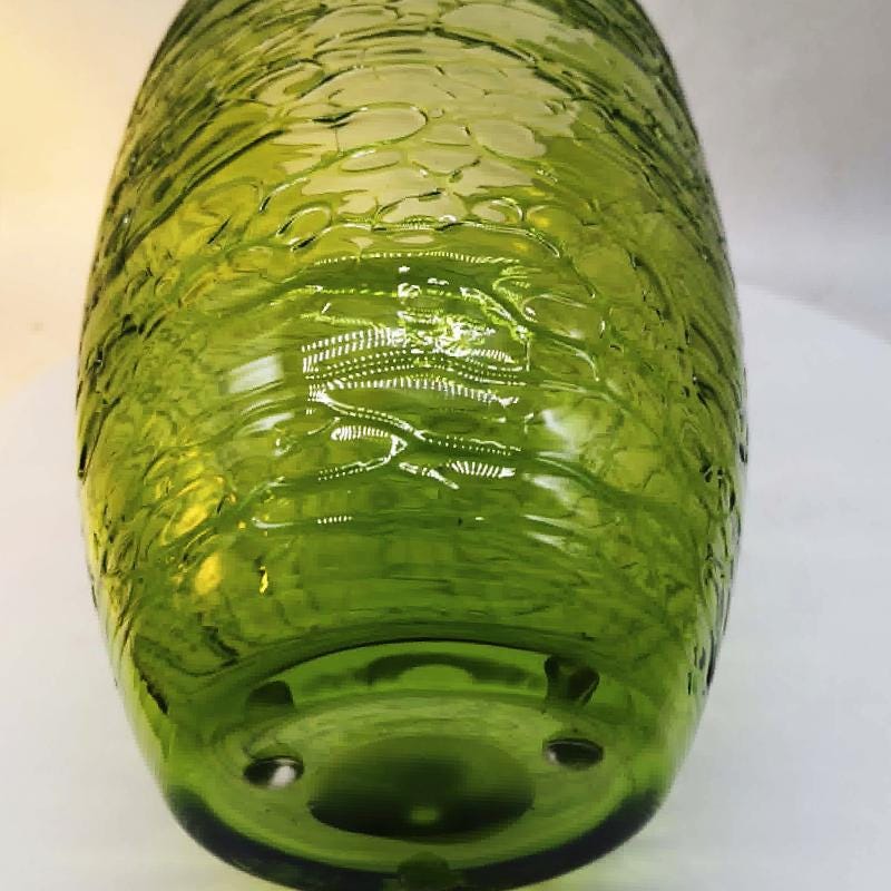 1970s Green Vase in Hand Worked Murano Glass - Made in Italy. 31 h cm / 12.20 h inches.