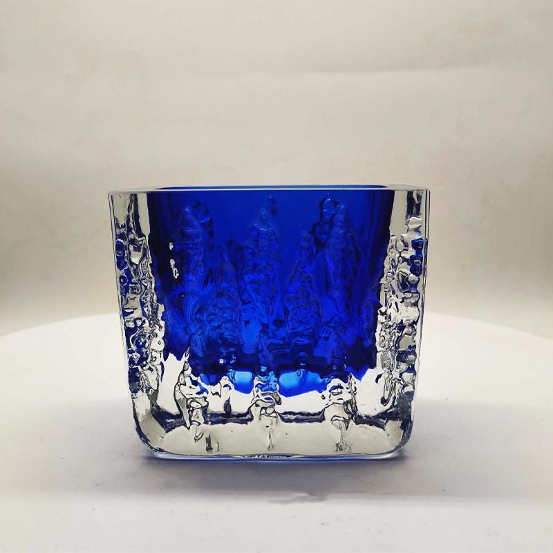 1960s Stunning Rectangular Ashtray or Catch-All in Handcrafted Murano Glass by Mandruzzato. Made in Italy.