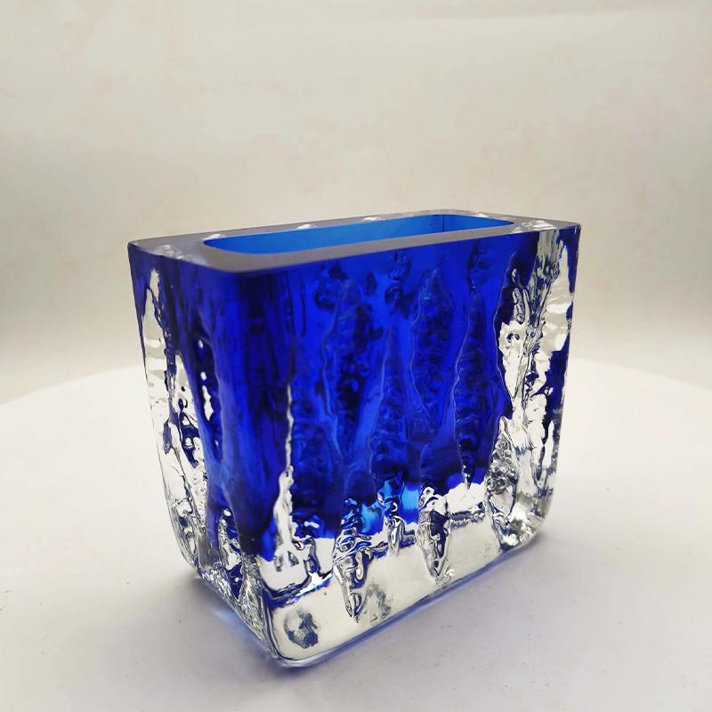 1960s Stunning Rectangular Ashtray or Catch-All in Handcrafted Murano Glass by Mandruzzato. Made in Italy.