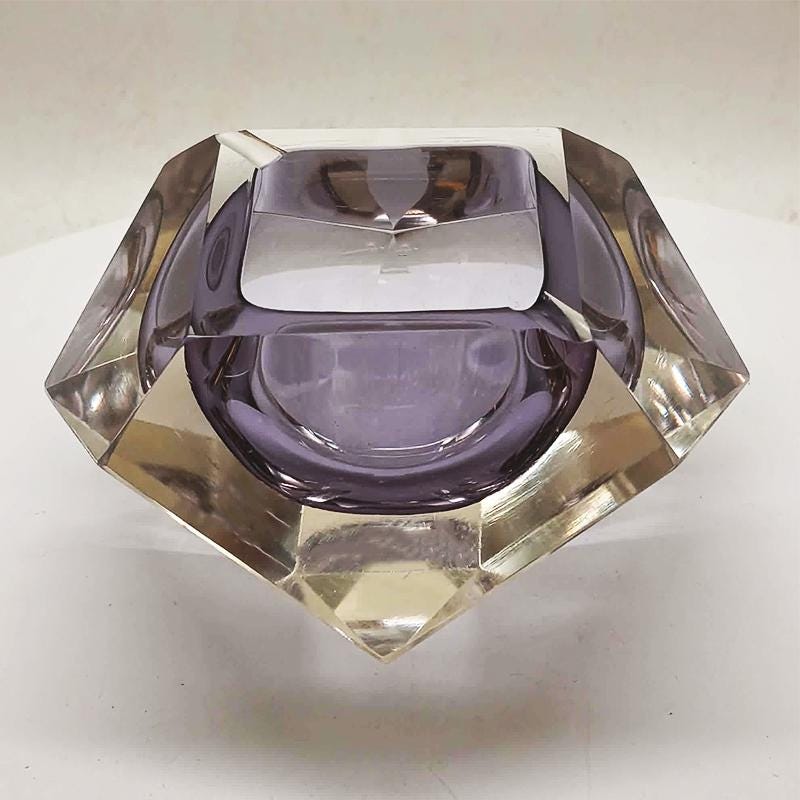 1960s Big rare color Ashtray or Catch-all in Murano Glass by Flavio Poli for Seguso. 15 cm. / 5.90 inches