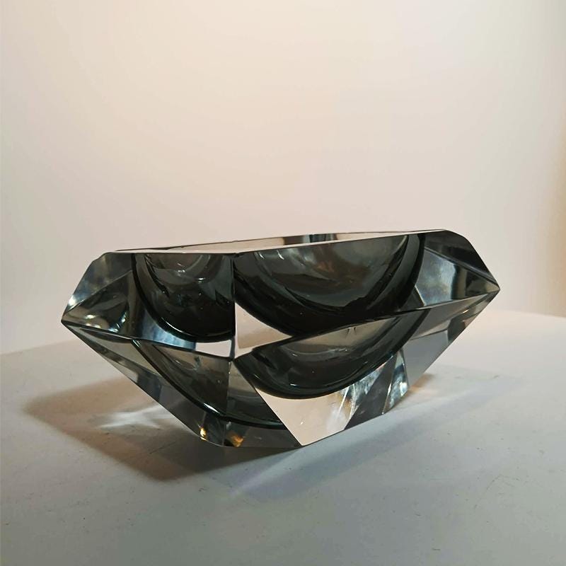 1960s Rectangular Multifaceted Ashtray or Catch-all in Murano Glass by Flavio Poli for Seguso. Made in Italy.