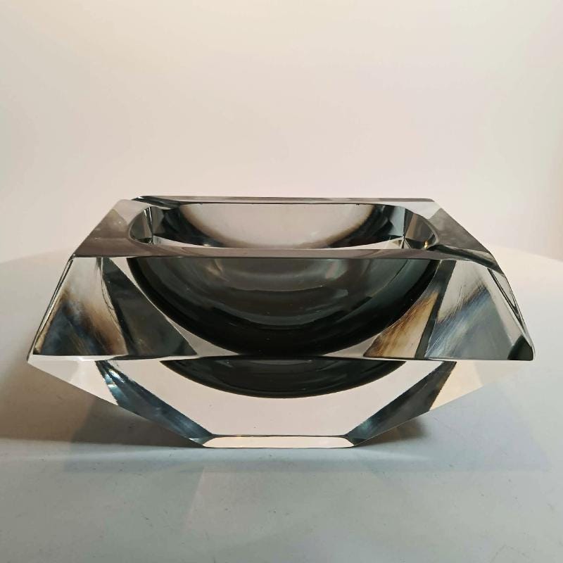 1960s Rectangular Multifaceted Ashtray or Catch-all in Murano Glass by Flavio Poli for Seguso. Made in Italy.