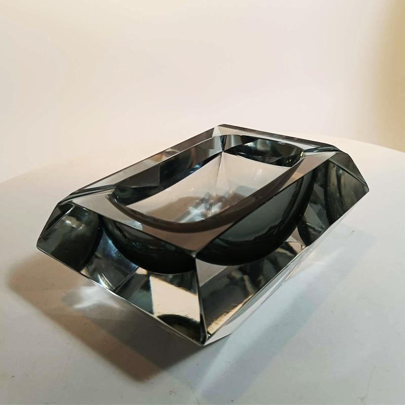 1960s Rectangular Multifaceted Ashtray or Catch-all in Murano Glass by Flavio Poli for Seguso. Made in Italy.