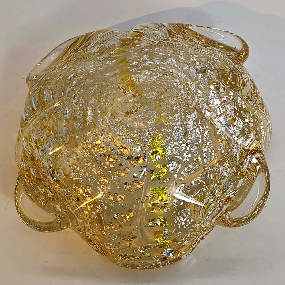 1950s Stunning Ashtray in Murano Glass with Gold finishes, Made in Italy. 16 cm. / 6.29 inches