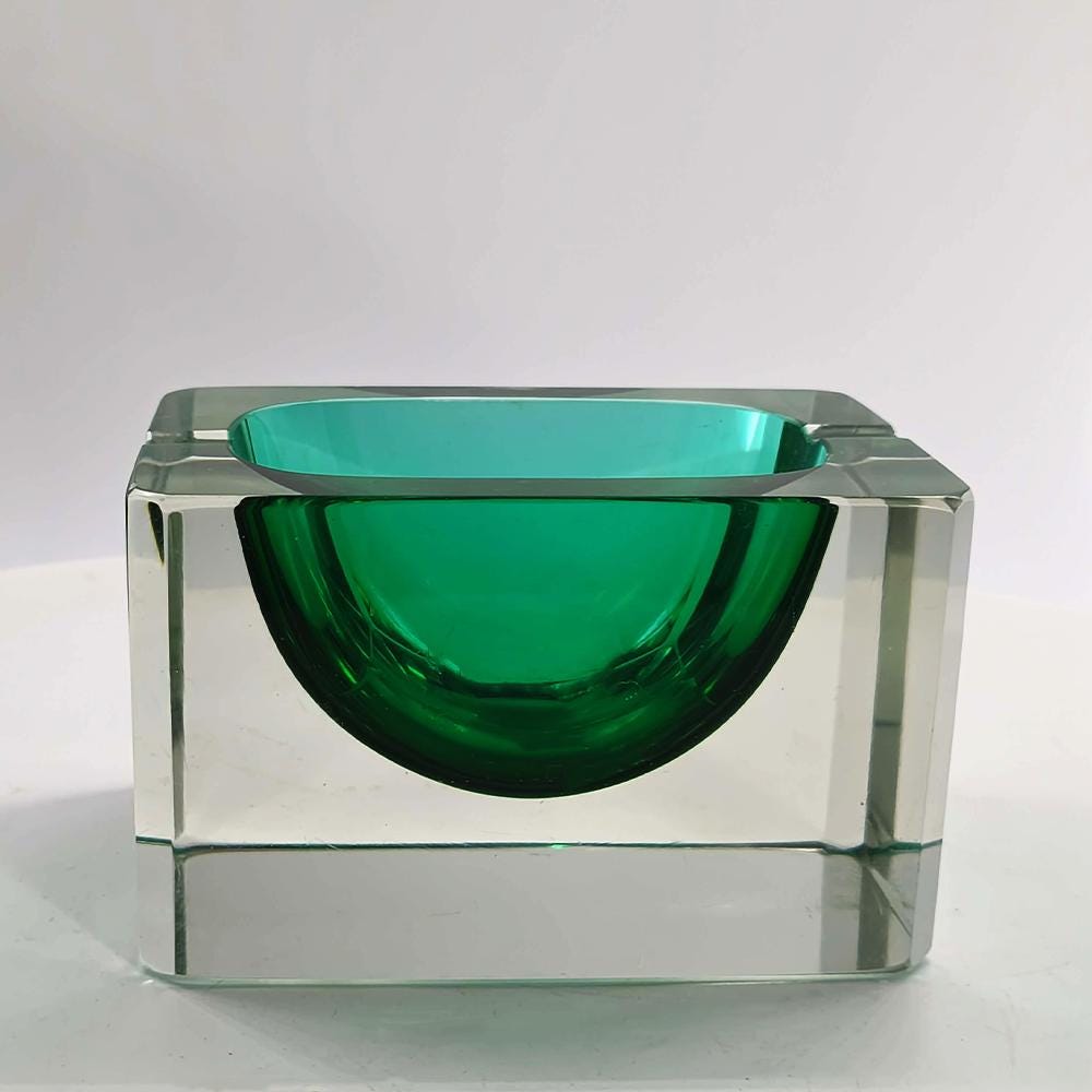 1960s Rare Rectangular Multifaceted Ashtray or Catch-all in Murano Glass by Flavio Poli for Seguso. Made in Italy.