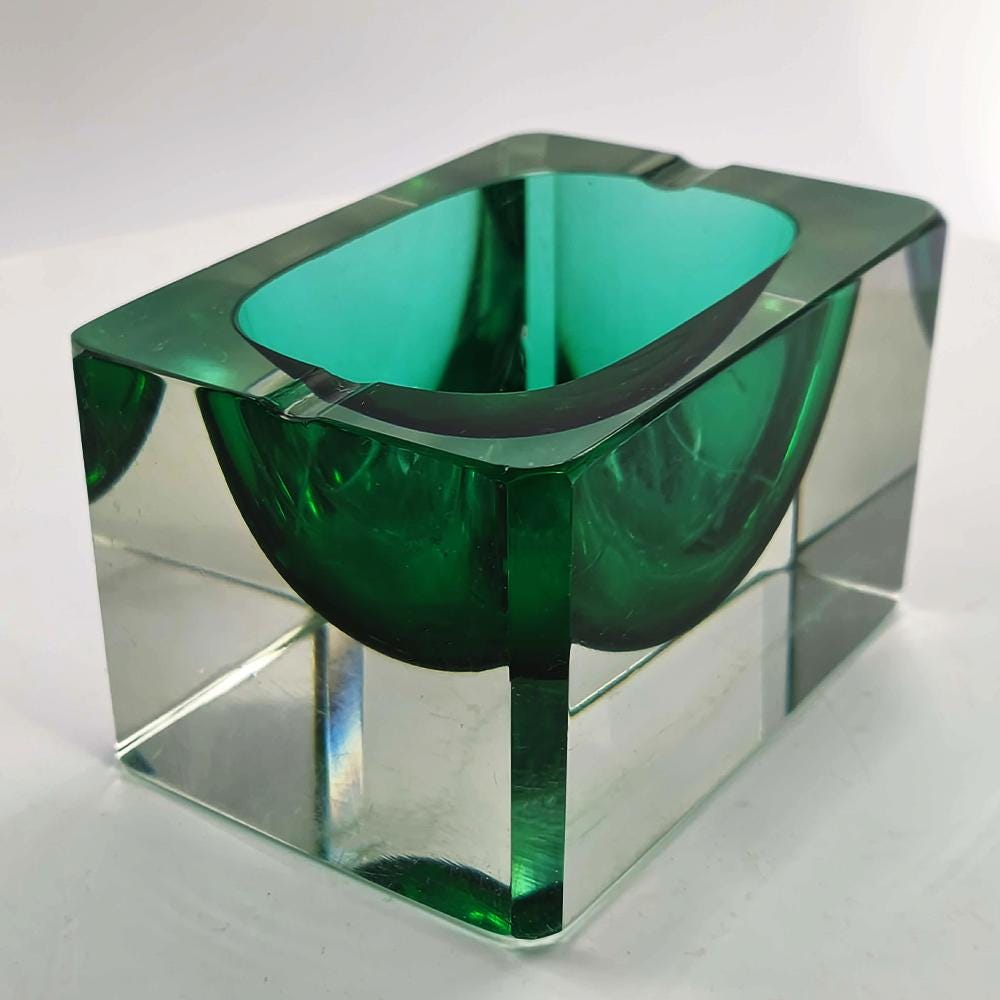 1960s Rare Rectangular Multifaceted Ashtray or Catch-all in Murano Glass by Flavio Poli for Seguso. Made in Italy.