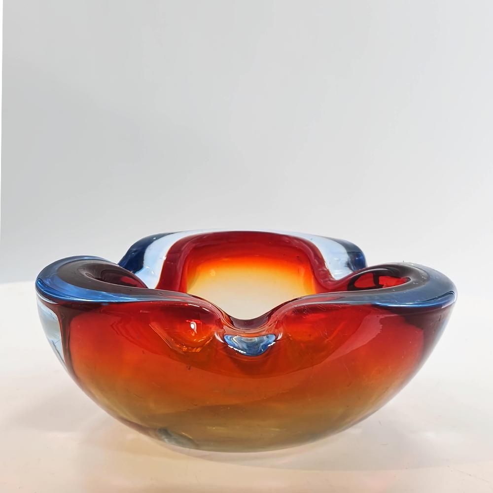 1960s Ashtray in Murano Glass by Flavio Poli for Seguso. Made in Italy.