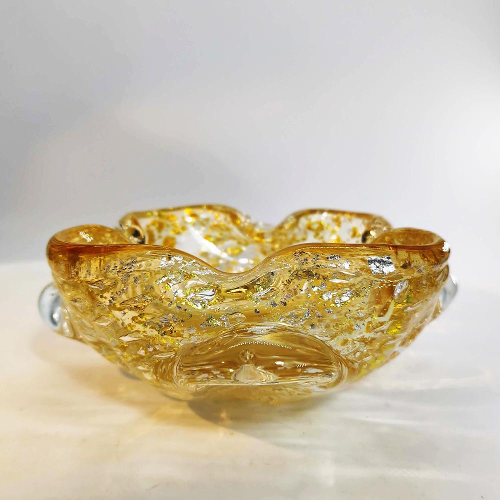 1950s Stunning Ashtray in Murano Glass with Gold finishes, Made in Italy. 16 cm. / 6.29 inches