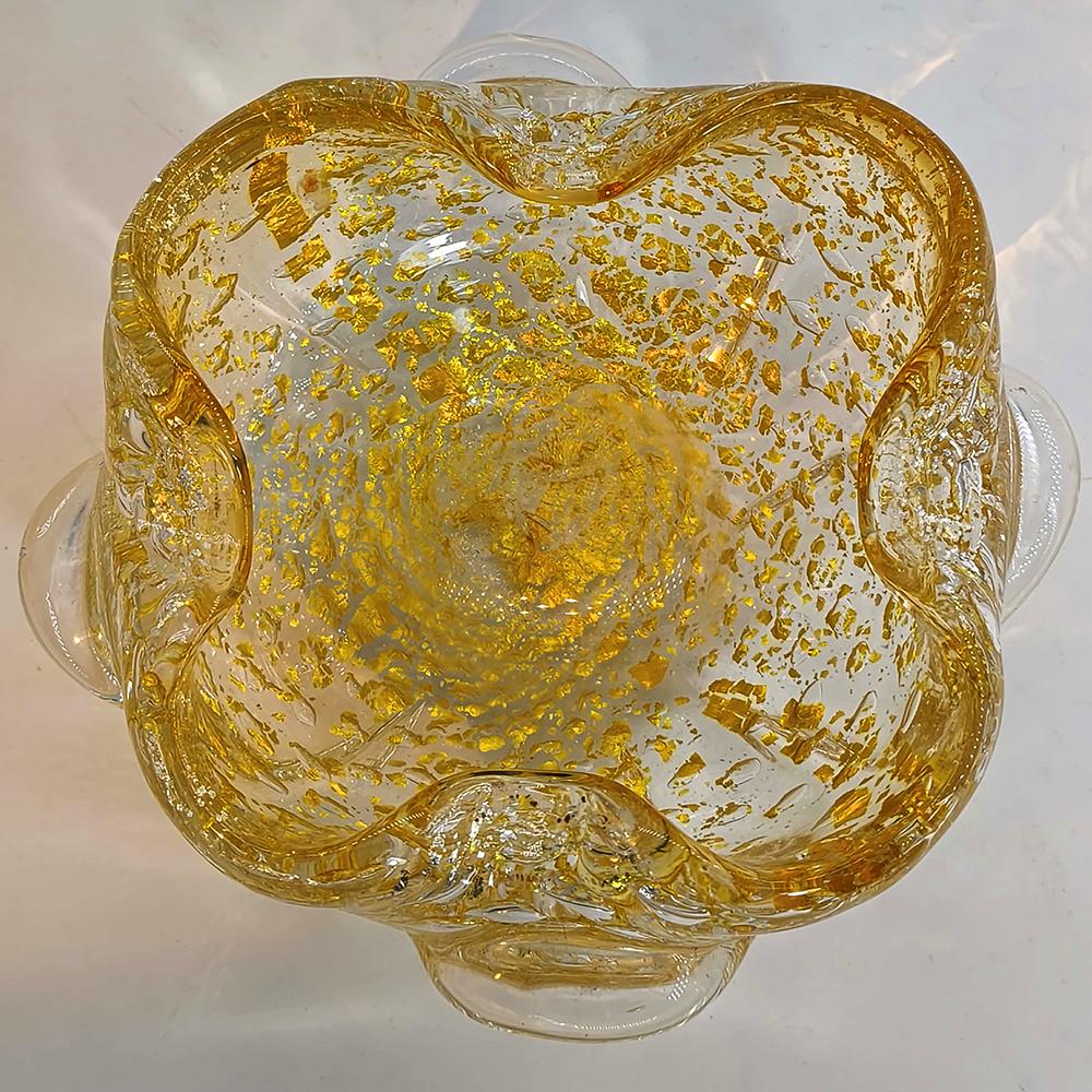 1950s Stunning Ashtray in Murano Glass with Gold finishes, Made in Italy. 16 cm. / 6.29 inches