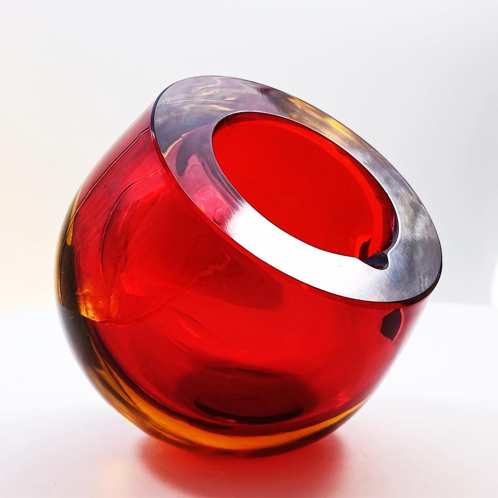 1960s Rare Ashtray or Catch-all in Murano Glass by Flavio Poli for Seguso. Made in Italy.