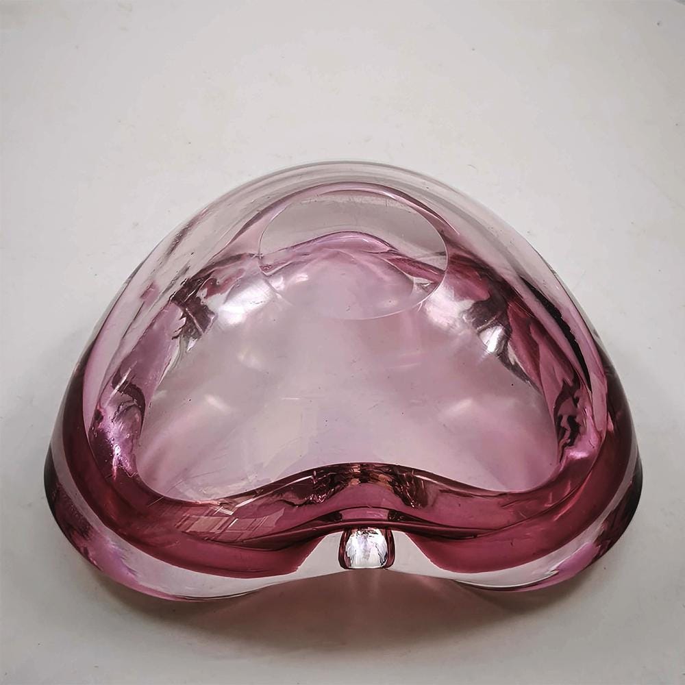 1960s Stunning Pink Ashtray in Murano Glass by Flavio Poli for Seguso. Made in Italy. 15,5 cm. / 6.10 inches