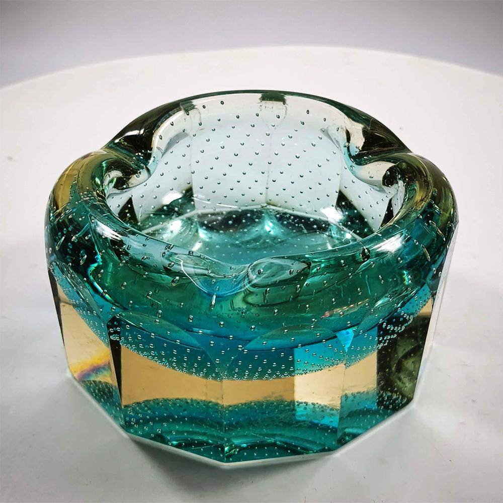 1960s Stunning Multifaceted Ashtray or Catch-all in Murano Glass with Air Bubbles. Made in Murano, Italy