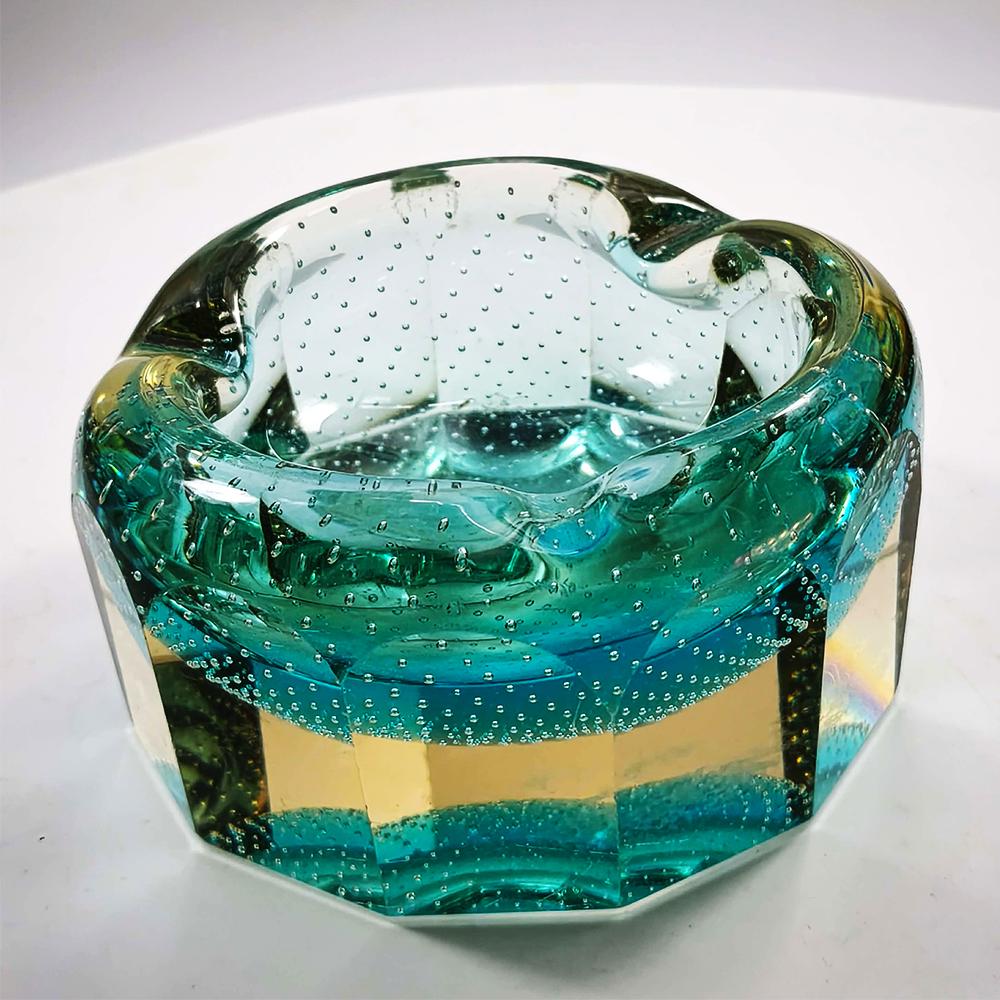 1960s Stunning Multifaceted Ashtray or Catch-all in Murano Glass with Air Bubbles. Made in Murano, Italy