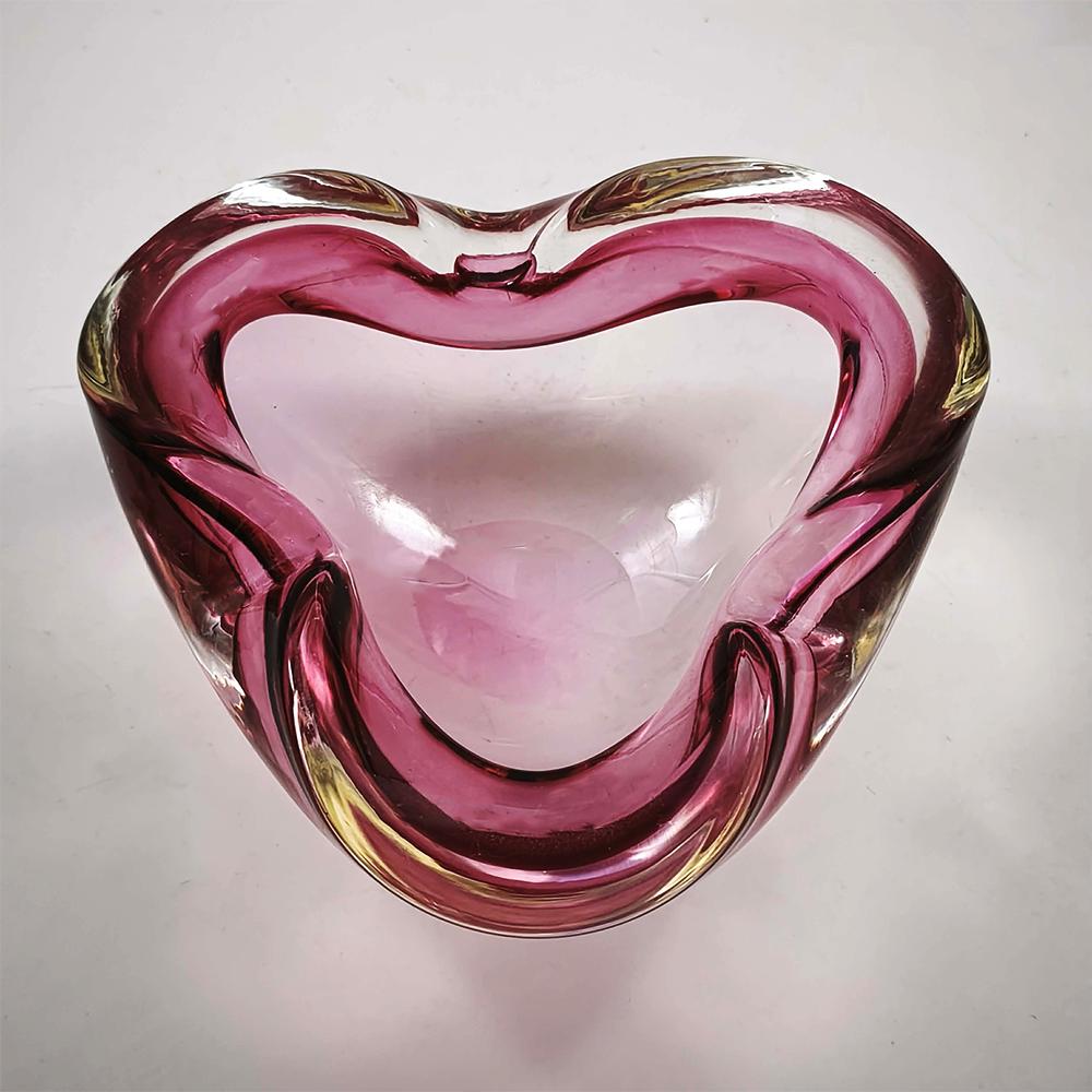 1960s Stunning Pink Ashtray in Murano Glass by Flavio Poli for Seguso. Made in Italy. 15,5 cm. / 6.10 inches