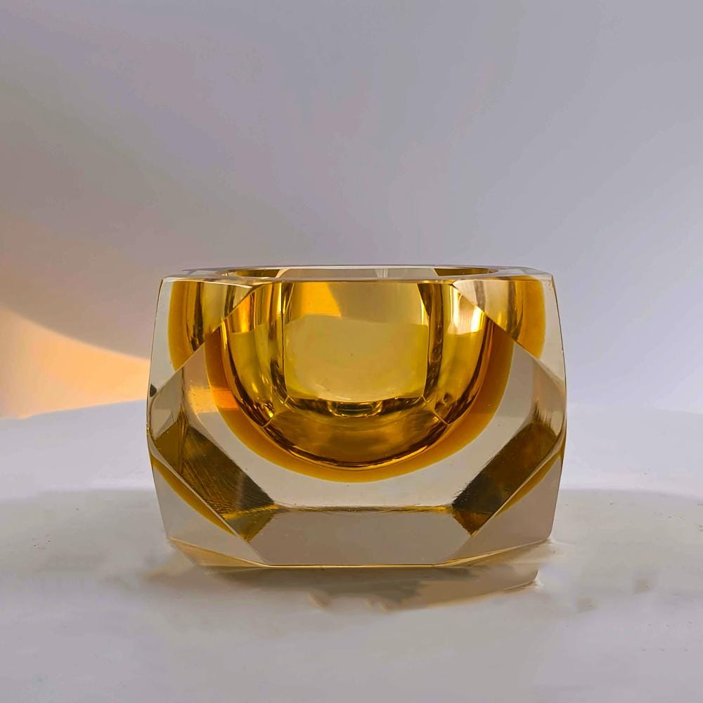 1960s Rare Multifaceted Ashtray in Murano Glass by Flavio Poli for Seguso.
