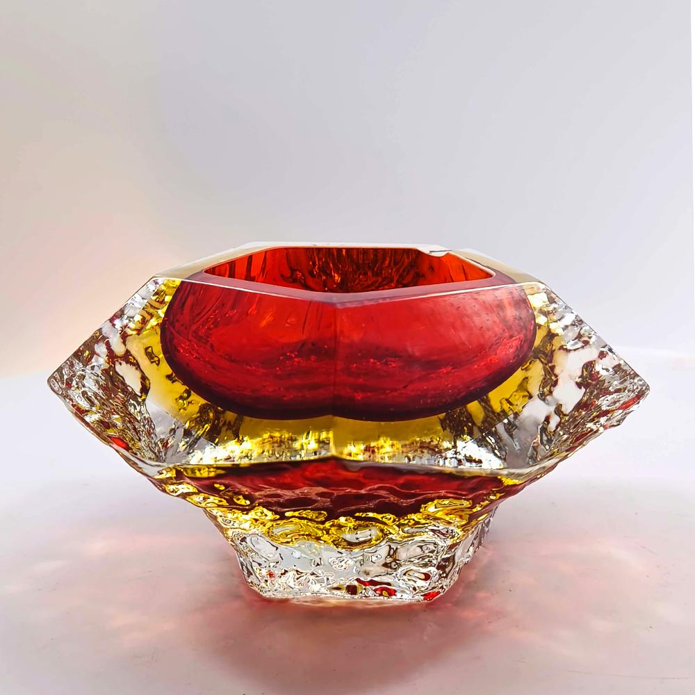 1960s Stunning Ashtray in Murano Glass by Flavio Poli for Seguso.