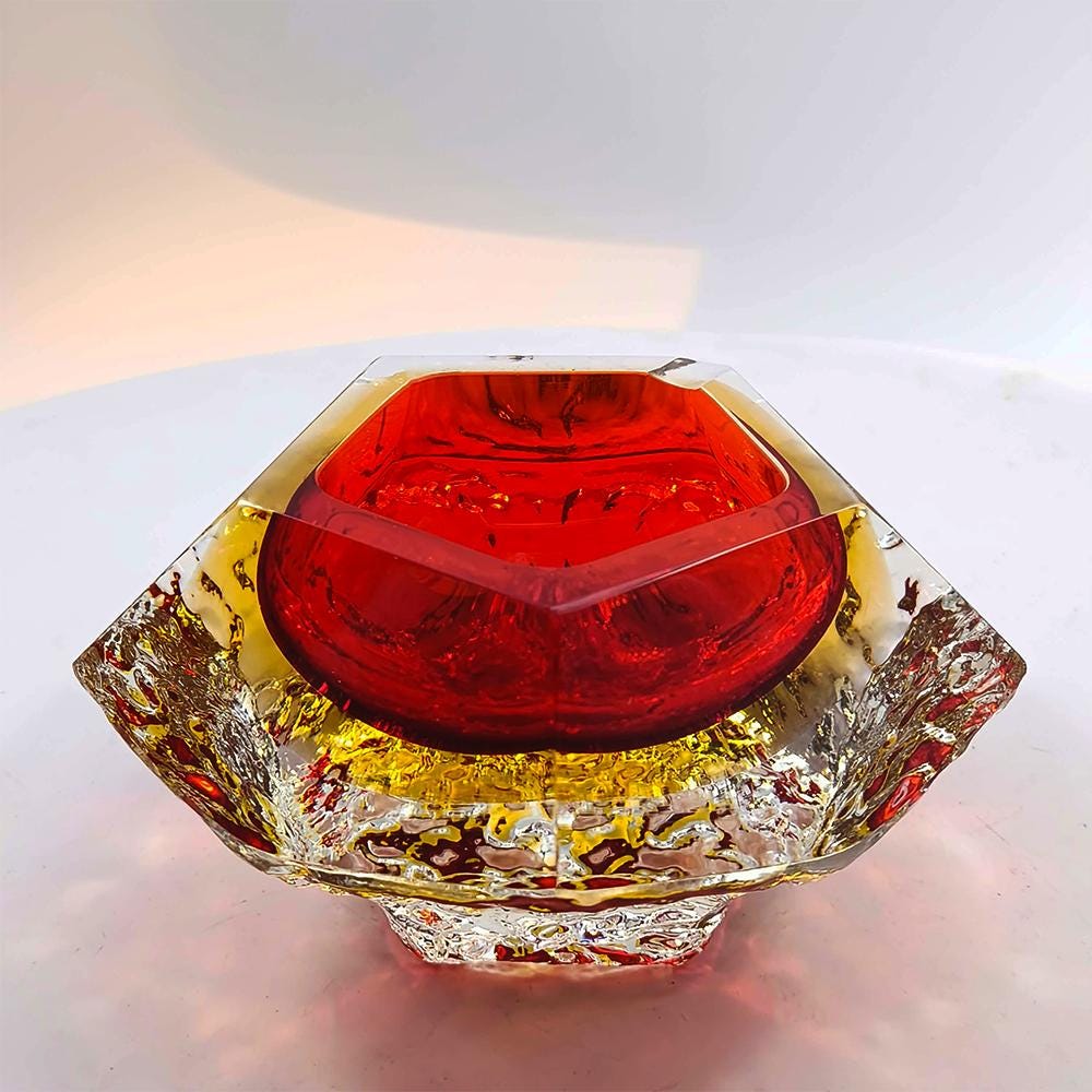 1960s Stunning Ashtray in Murano Glass by Flavio Poli for Seguso.