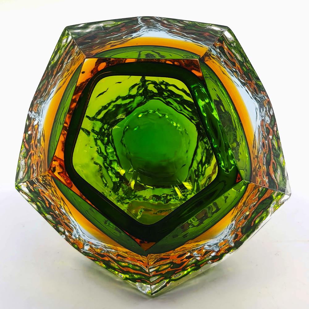 1960s Rare Uranium Ashtray in Murano Glass by Flavio Poli for Seguso.