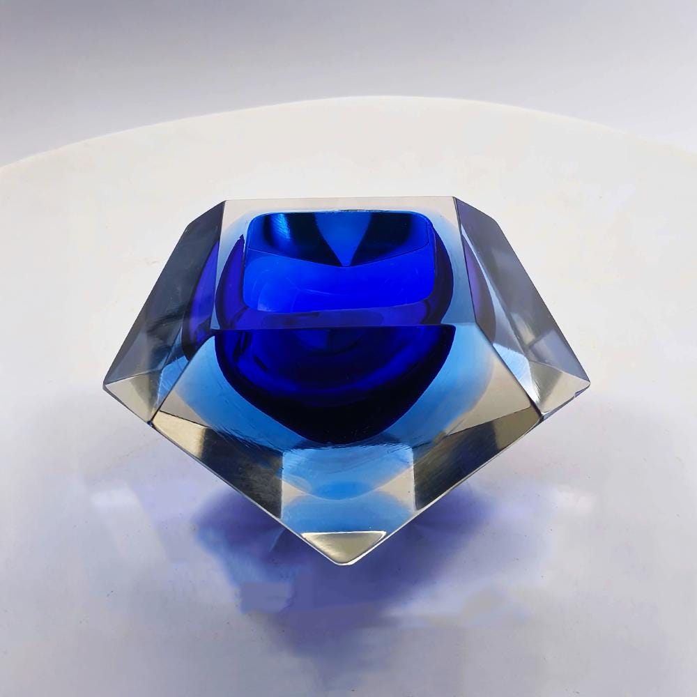1960s Rare Ashtray in Uranium Murano Glass by Flavio Poli for Seguso.