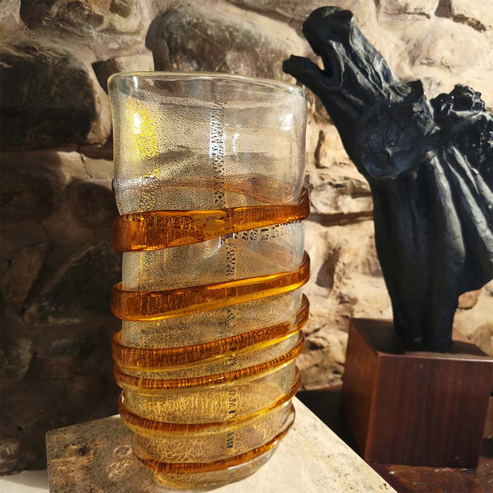 Mid-Century Stunning Vase in hand-worked Murano Glass by Sergio Costantini with Certificate.