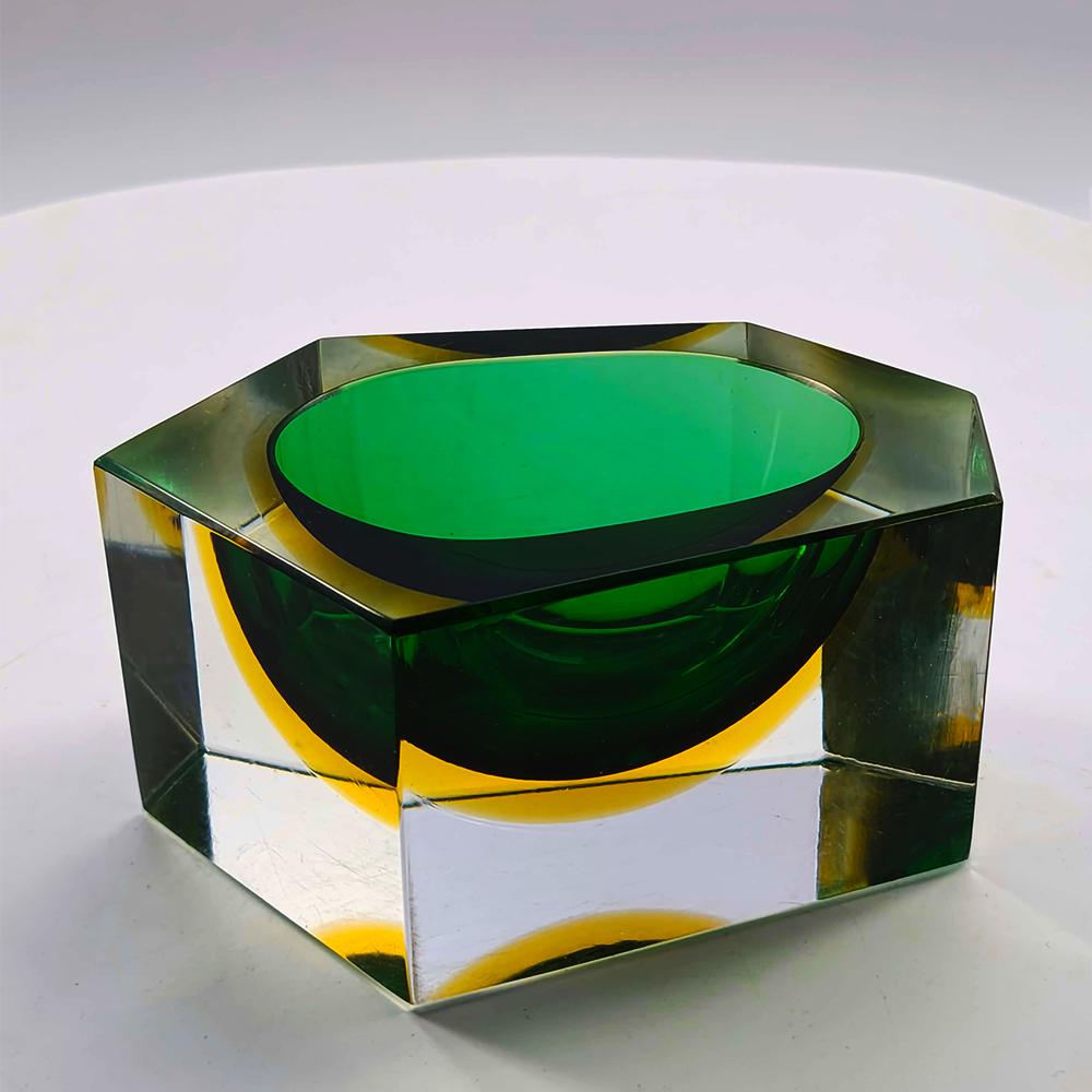 1960s Rare Uranium Multifaceted Asymmetrical Ashtray in Murano Glass by Flavio Poli for Seguso