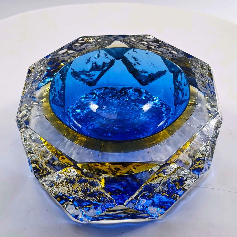 1960s Large Uranium Multifaceted Ashtray in Handcrafted Murano Glass by Mandruzzato.