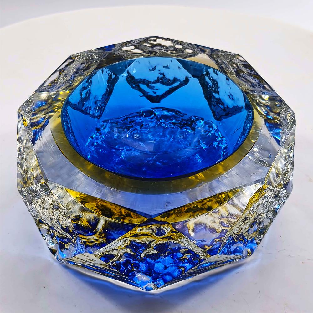 1960s Large Uranium Multifaceted Ashtray in Handcrafted Murano Glass by Mandruzzato.