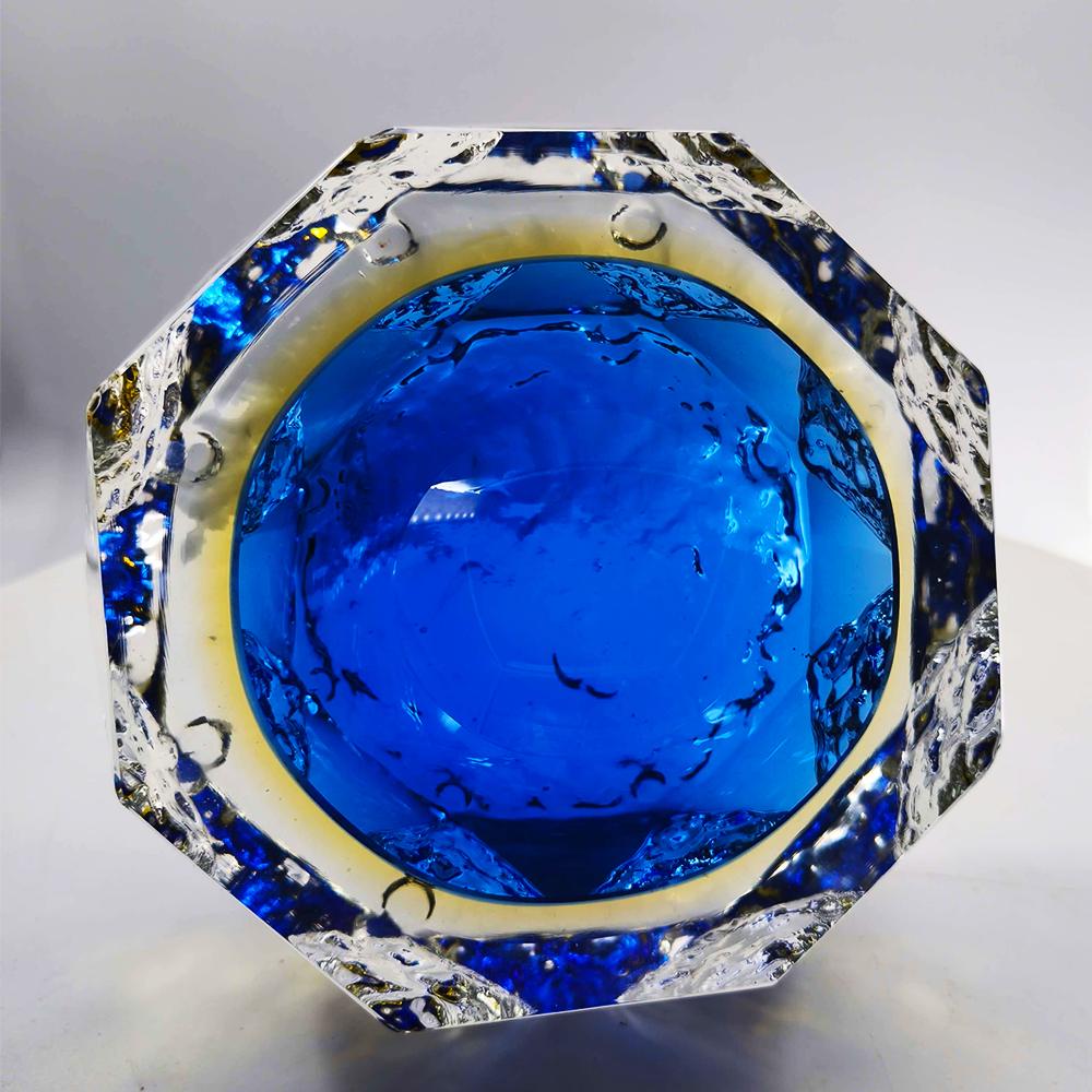 1960s Large Uranium Multifaceted Ashtray in Handcrafted Murano Glass by Mandruzzato.