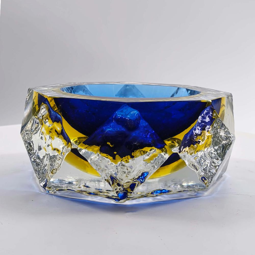 1960s Large Uranium Multifaceted Ashtray in Handcrafted Murano Glass by Mandruzzato.