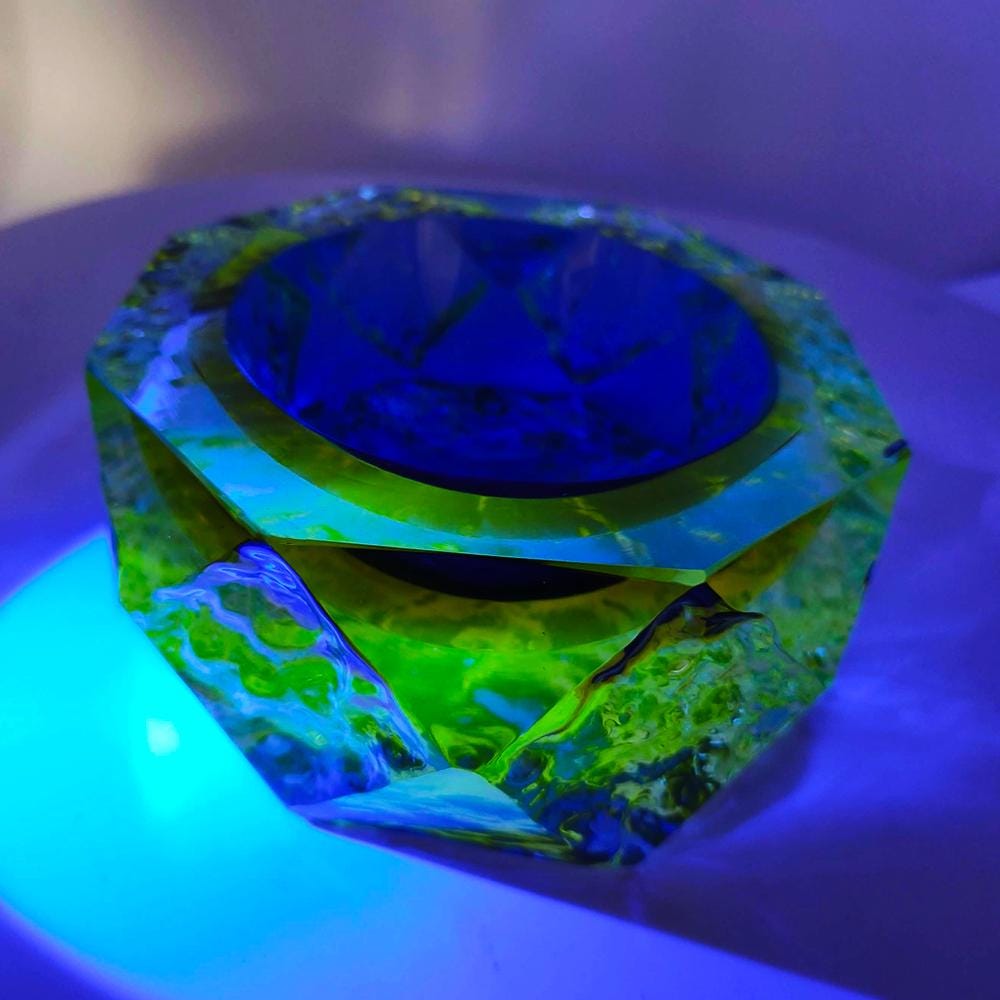1960s Large Uranium Multifaceted Ashtray in Handcrafted Murano Glass by Mandruzzato.