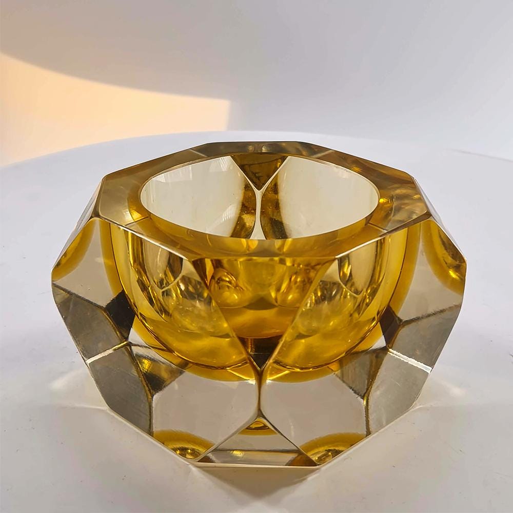 1960s Rare Multifaceted Ashtray in Murano Glass by Flavio Poli for Seguso.