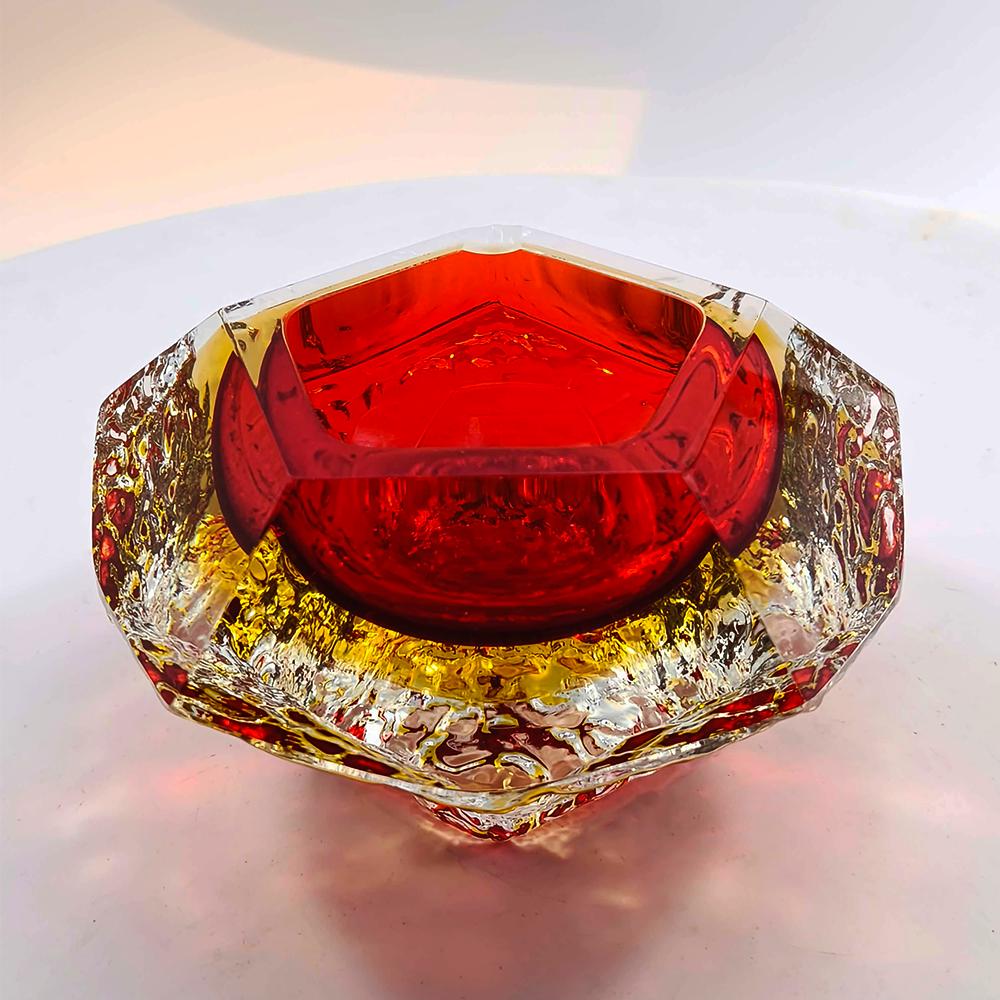 1960s Stunning Ashtray in Murano Glass by Flavio Poli for Seguso.