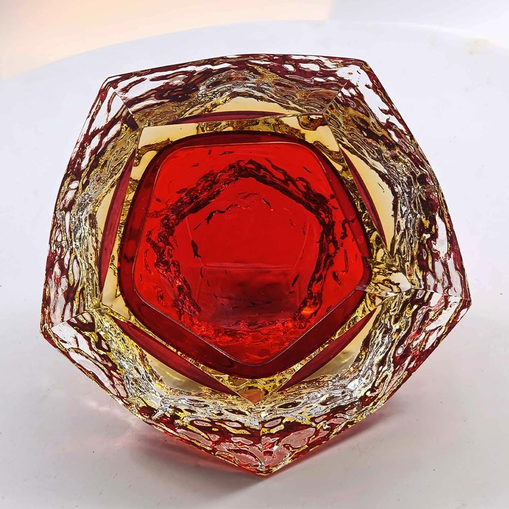 1960s Stunning Ashtray in Murano Glass by Flavio Poli for Seguso.