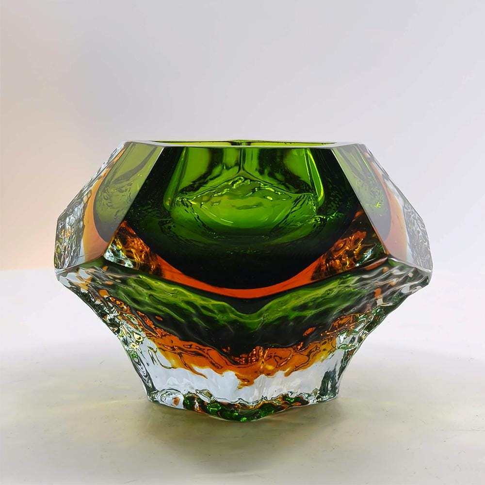 1960s Rare Uranium Ashtray in Murano Glass by Flavio Poli for Seguso.