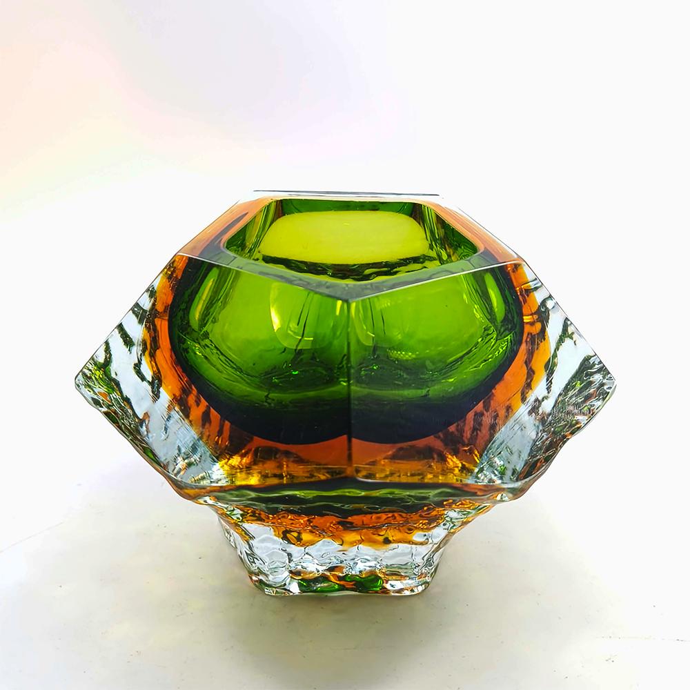 1960s Rare Uranium Ashtray in Murano Glass by Flavio Poli for Seguso.