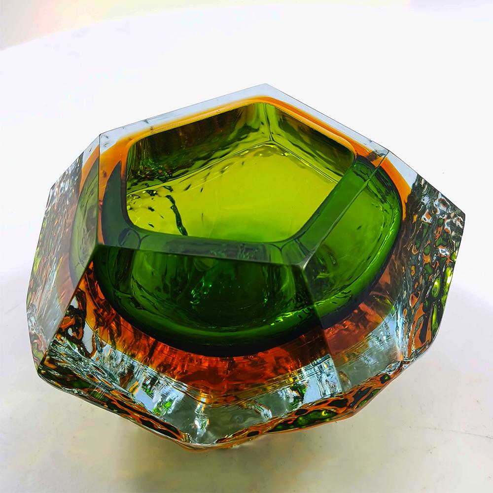 1960s Rare Uranium Ashtray in Murano Glass by Flavio Poli for Seguso.