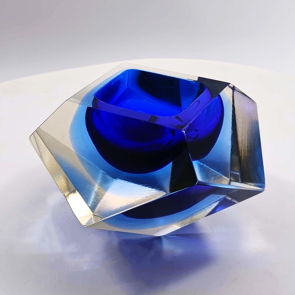 1960s Rare Ashtray in Uranium Murano Glass by Flavio Poli for Seguso.