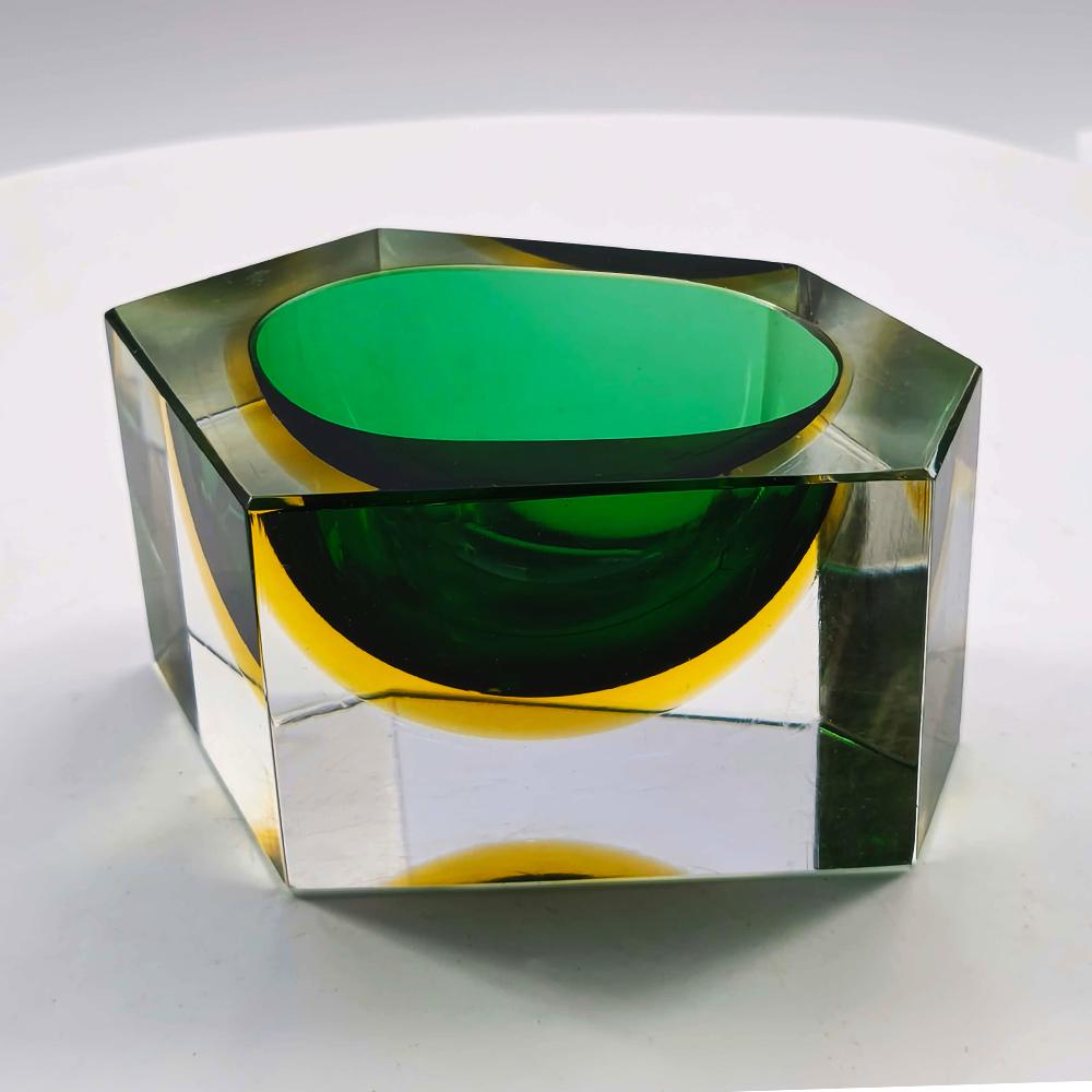 1960s Rare Uranium Multifaceted Asymmetrical Ashtray in Murano Glass by Flavio Poli for Seguso