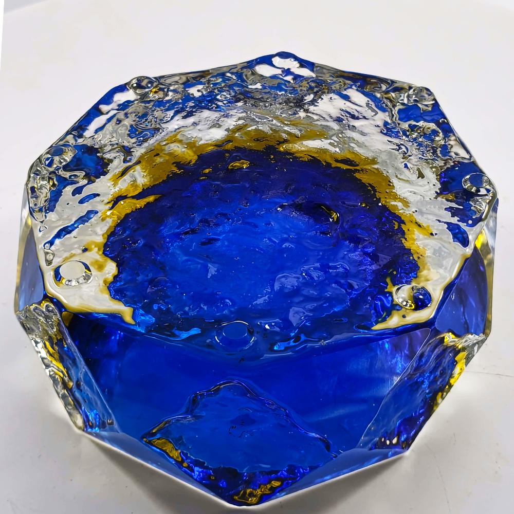 1960s Large Uranium Multifaceted Ashtray in Handcrafted Murano Glass by Mandruzzato.