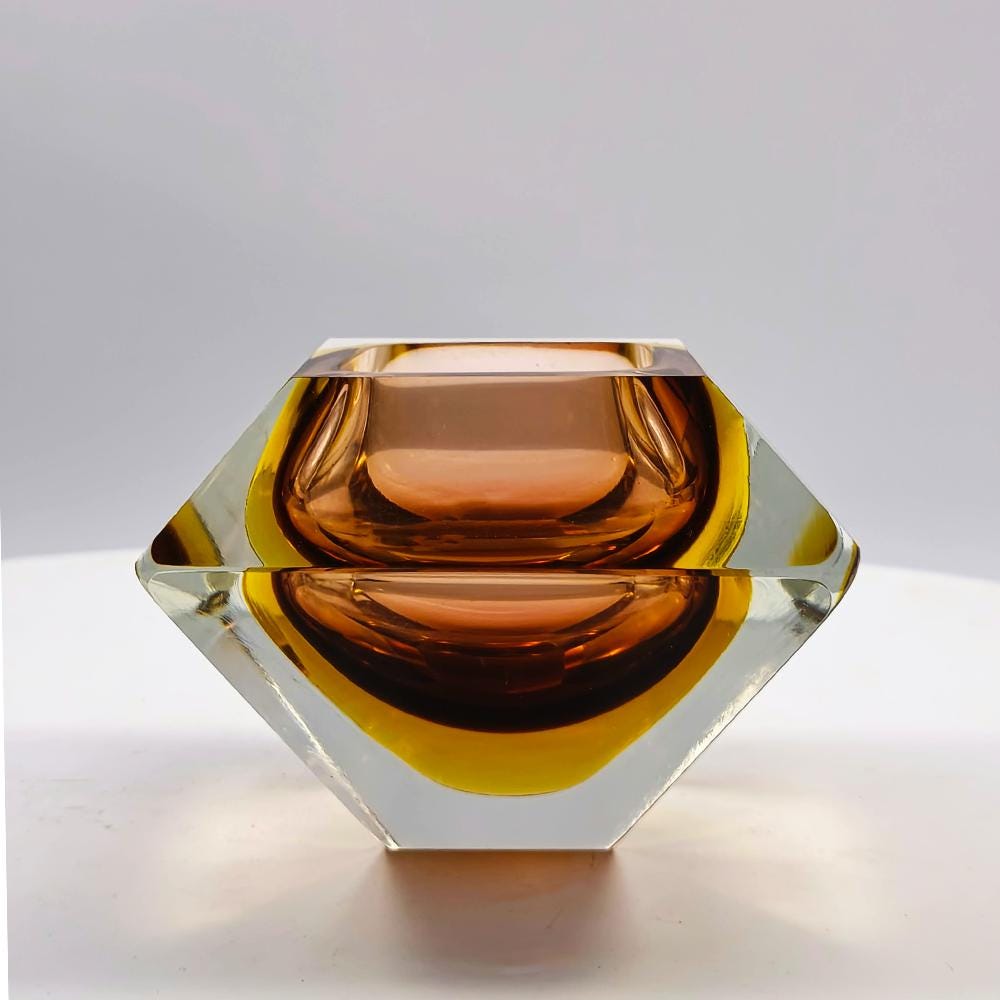 1960s Rare Square Multifaceted Ashtray in Murano Glass by Flavio Poli for Seguso.