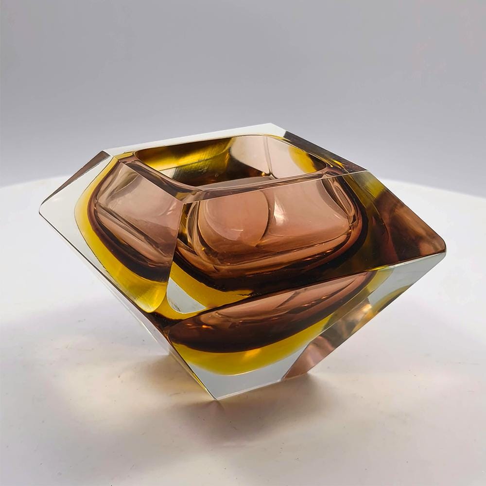 1960s Rare Square Multifaceted Ashtray in Murano Glass by Flavio Poli for Seguso.