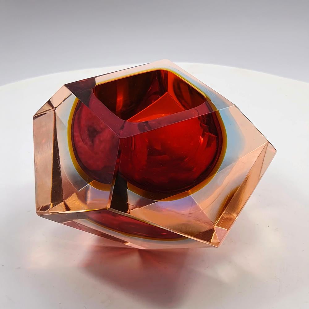 1960s Rare Colors Ashtray in Murano Glass by Flavio Poli for Seguso.