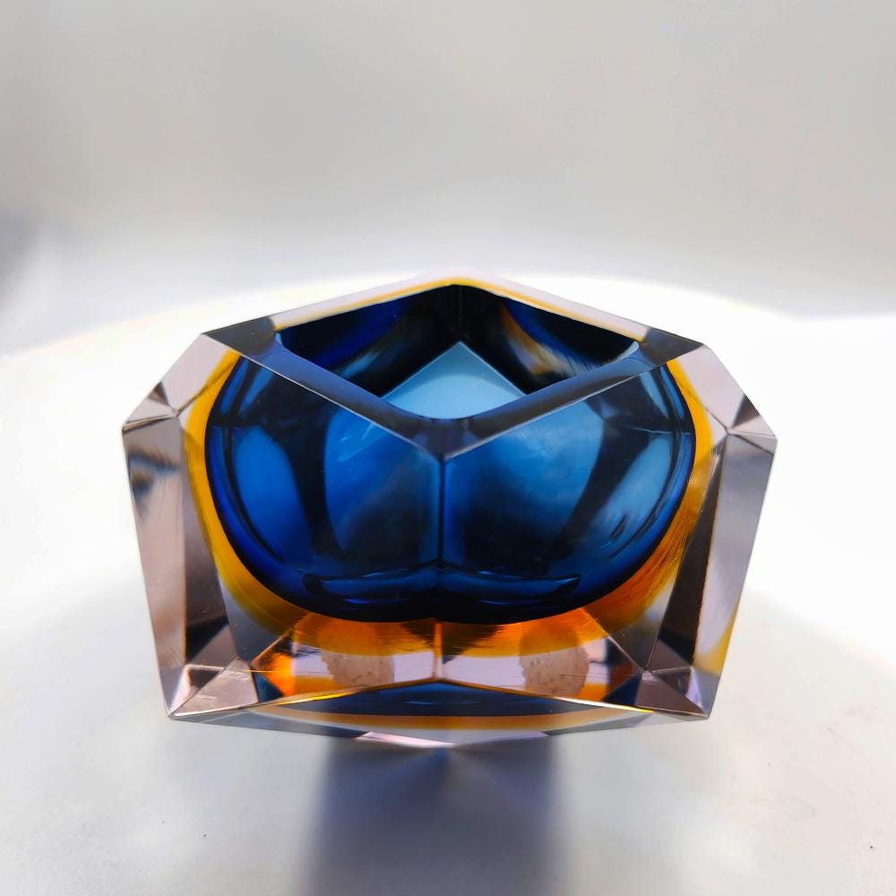 1960s Stunning Ashtray in Murano Glass by Flavio Poli for Seguso.
