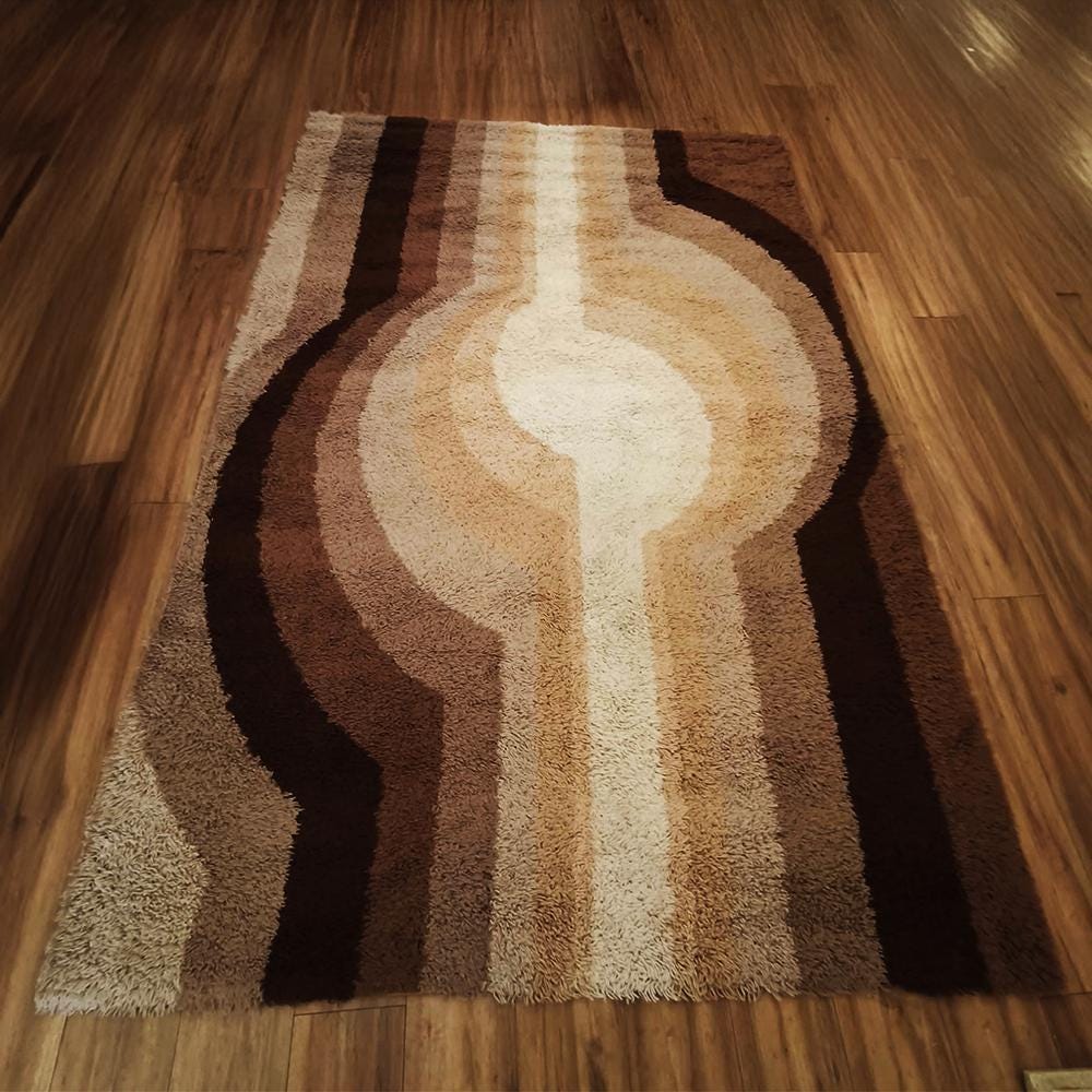 Original Stunning 1970s Big Space Age Rug in Wool. Made in Italy